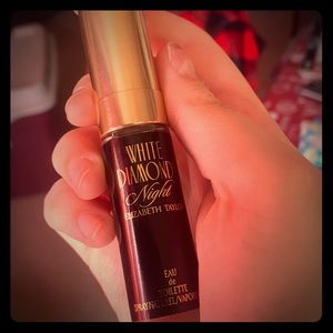Elizabeth Taylor White Diamond Night fragrance